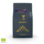Dark Magic BIO Espresso mit 70% Arabica und 30% Robusta, dunkle Röstung, Noten von Kakao, Nuss und Schokolade, intensiv und vollmundig.