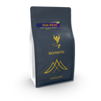Bio Espresso Dark Magic mit kräftigem 70/30 Blend und Noten von Kakao, Nuss und dunkler Schokolade